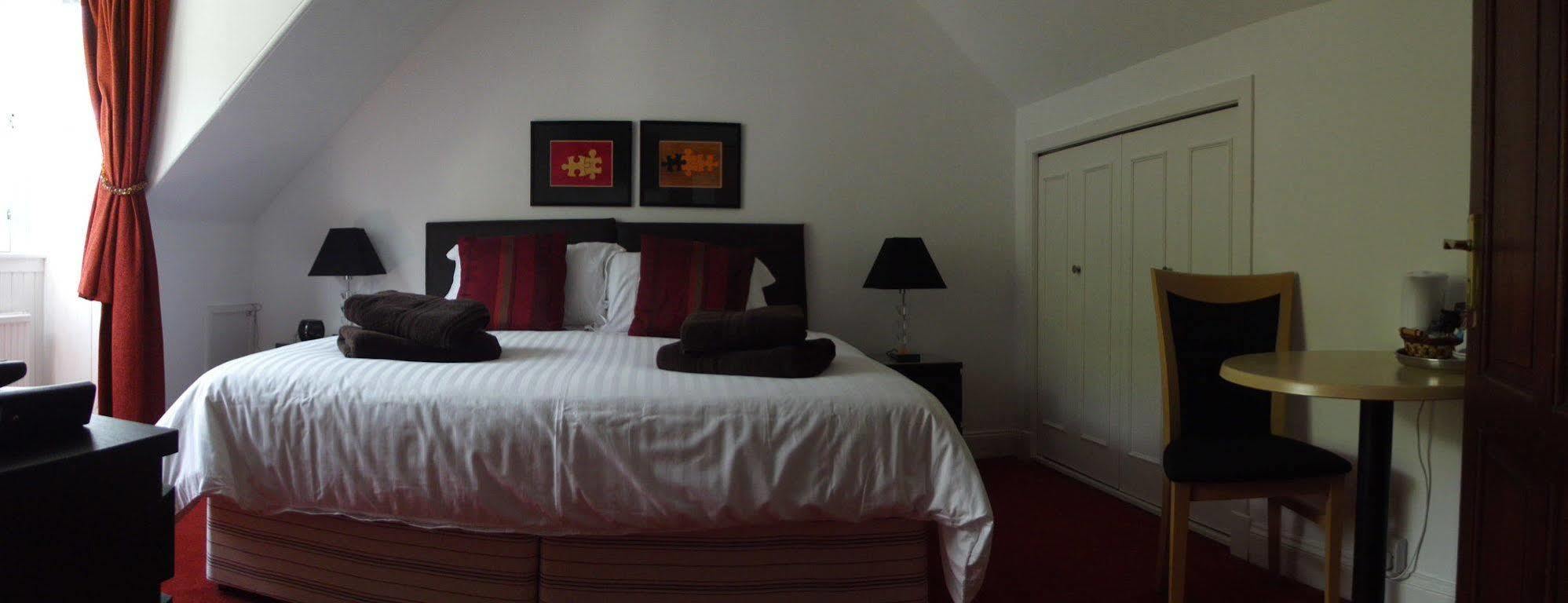 The Golden Larches Bed & Breakfast Локърнхед Екстериор снимка
