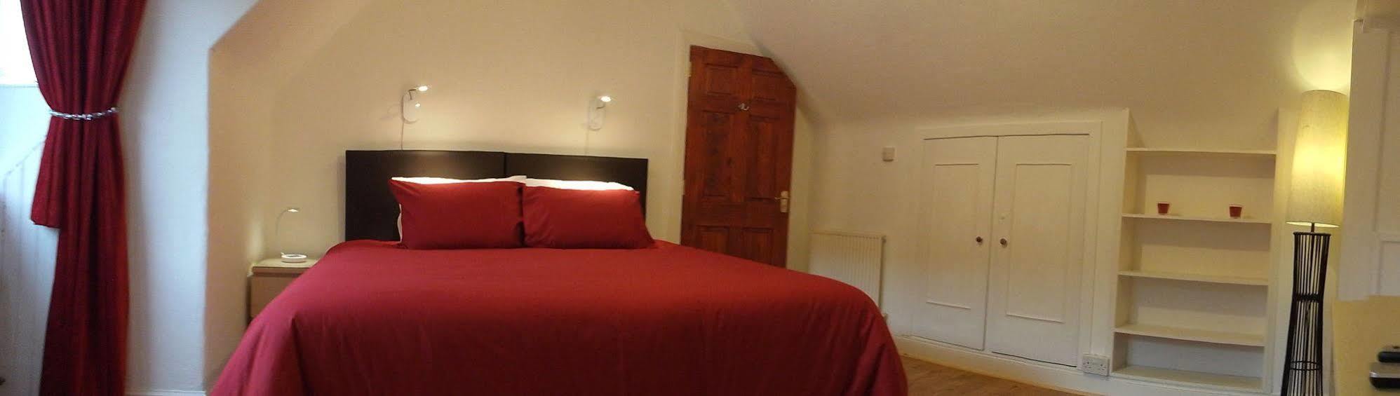 The Golden Larches Bed & Breakfast Локърнхед Екстериор снимка