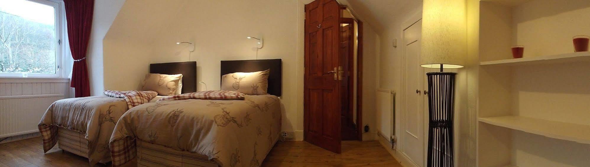 The Golden Larches Bed & Breakfast Локърнхед Екстериор снимка