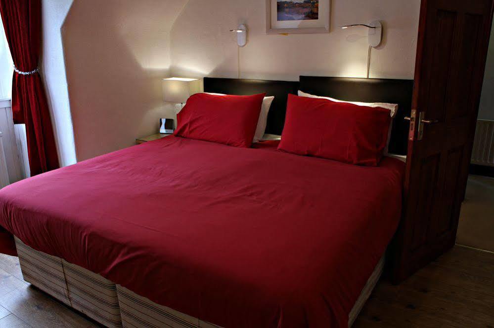 The Golden Larches Bed & Breakfast Локърнхед Екстериор снимка