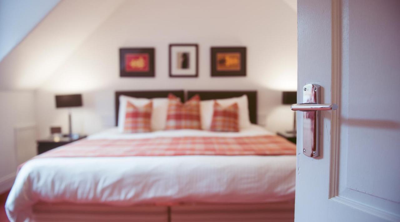 The Golden Larches Bed & Breakfast Локърнхед Екстериор снимка
